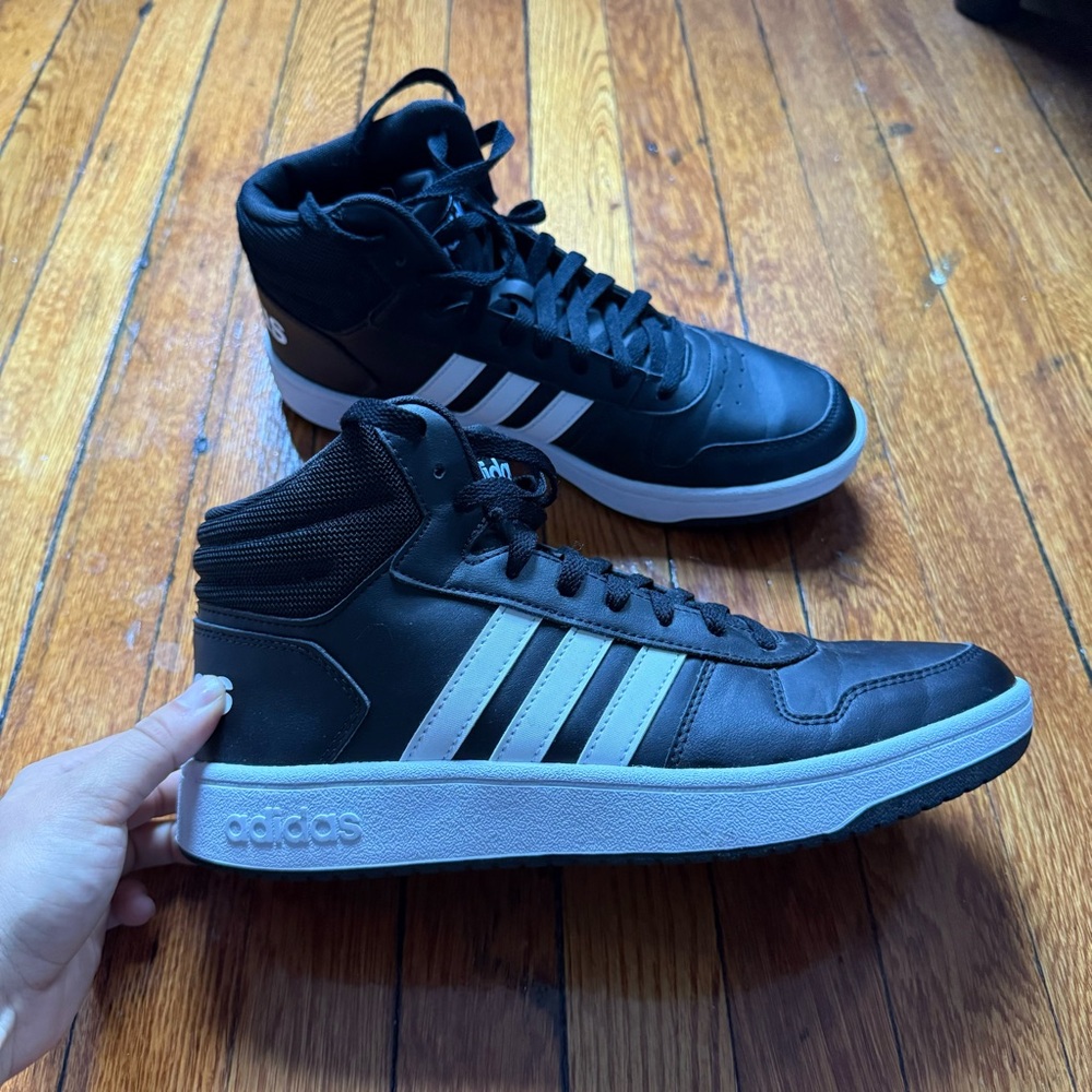 Adidas Men’s Hoops 2.0 Mid
